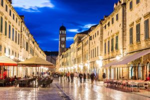 dubrovnik-night-street-xlarge